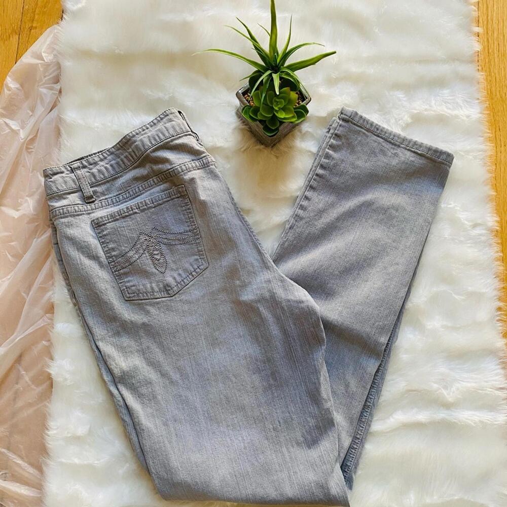 Wear It Declared Light Gray Women's Jeans Size 17 Average